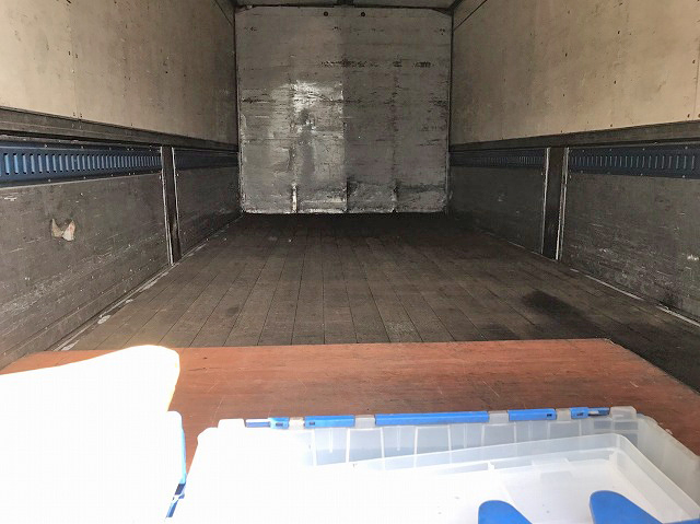 UDトラックスコンドルアルミウイング中型（4t）[写真10]