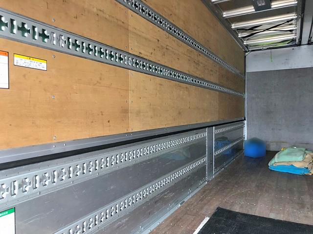 いすゞフォワードアルミウイング中型（4t）[写真08]