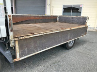 三菱ふそうキャンターガッツ平ボディ小型（2t・3t）[写真11]