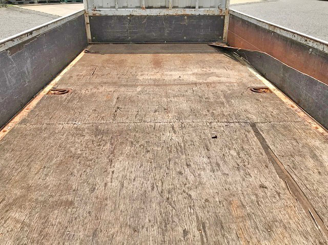 三菱ふそうキャンターガッツ平ボディ小型（2t・3t）[写真14]