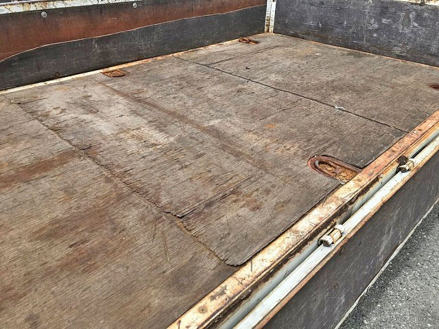 三菱ふそうキャンターガッツ平ボディ小型（2t・3t）[写真16]