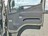 三菱ふそうキャンターガッツ平ボディ小型（2t・3t）[写真29]