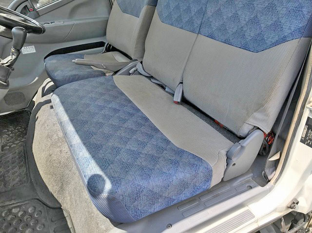 三菱ふそうキャンターガッツ平ボディ小型（2t・3t）[写真31]