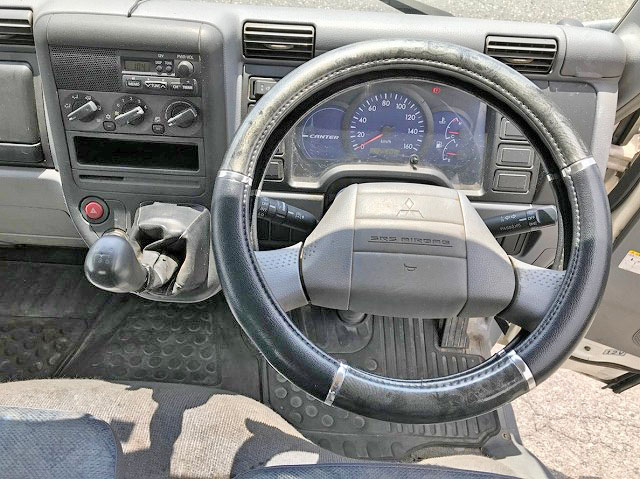 三菱ふそうキャンターガッツ平ボディ小型（2t・3t）[写真34]