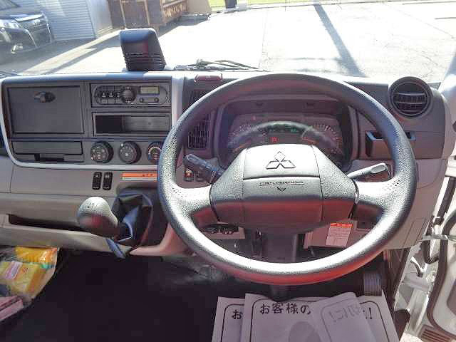 三菱ふそうキャンターアルミウイング小型（2t・3t）[写真15]