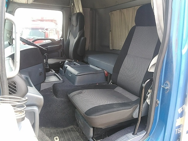 日野プロフィアアルミブロック大型（10t）[写真31]