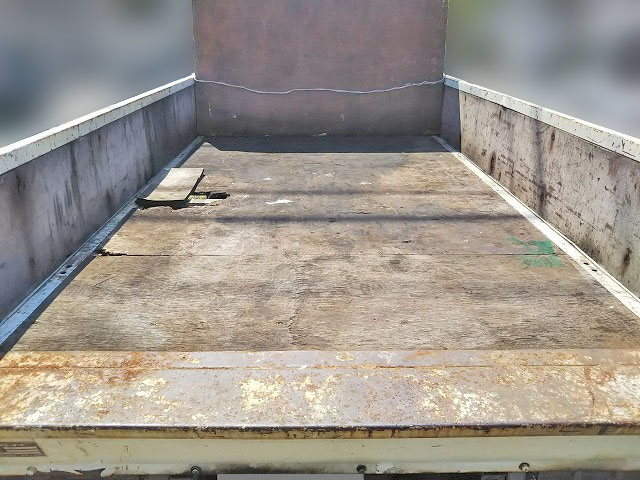 日野デュトロ平ボディ小型（2t・3t）[写真10]