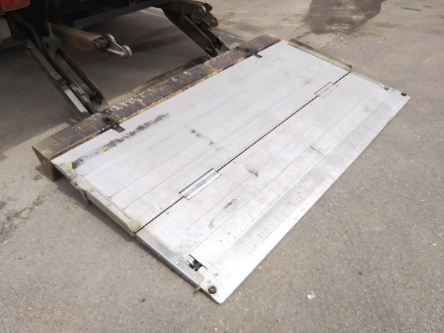 日野レンジャーアルミウイング中型（4t）[写真17]