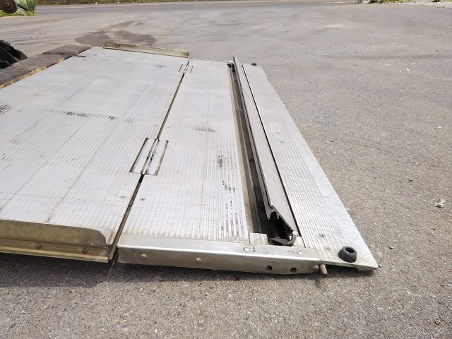 日野レンジャーアルミウイング中型（4t）[写真18]