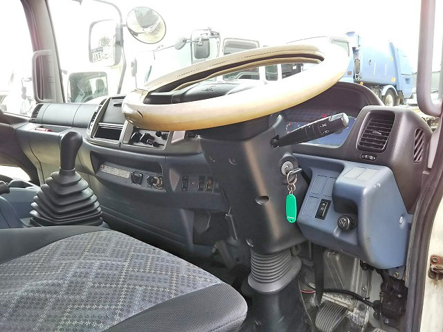 日野レンジャーアルミウイング中型（4t）[写真32]