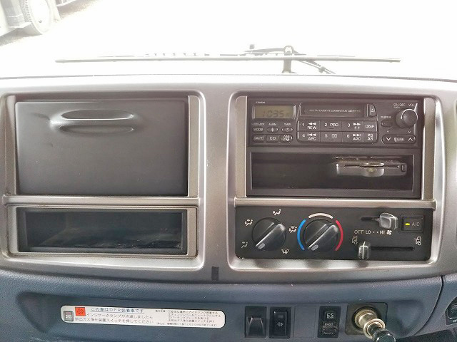 日野レンジャーアルミウイング中型（4t）[写真38]