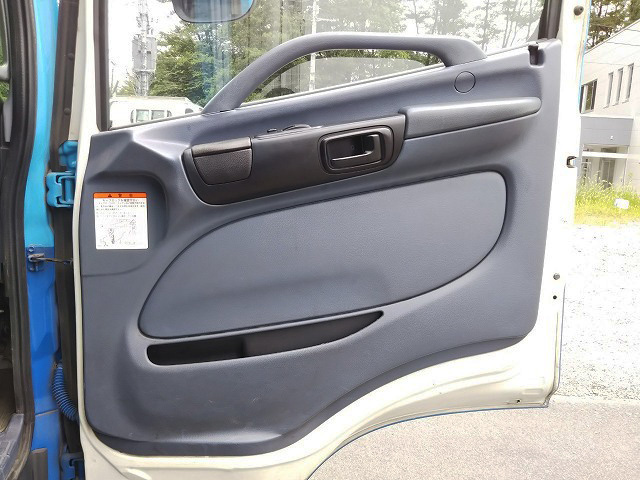 日野レンジャー冷凍車（冷蔵車）中型（4t）[写真28]