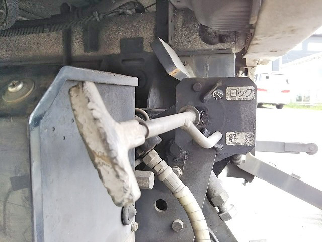 日野レンジャー冷蔵冷凍ウイング中型（4t）[写真20]