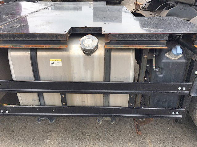 三菱ふそうスーパーグレートトレーラーヘッド（トラクターヘッド）大型（10t）[写真18]