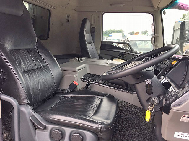 三菱ふそうスーパーグレートトレーラーヘッド（トラクターヘッド）大型（10t）[写真29]