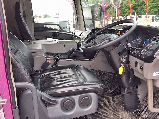 三菱ふそうスーパーグレートトレーラーヘッド（トラクターヘッド）大型（10t）[写真30]