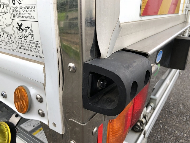 日野レンジャー冷凍車（冷蔵車）中型（4t）[写真10]