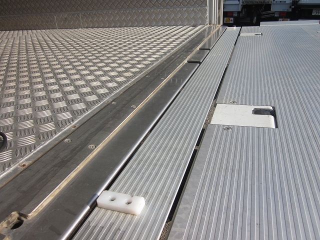 日野レンジャー冷凍車（冷蔵車）中型（4t）[写真13]