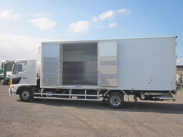 日野レンジャー冷凍車（冷蔵車）中型（4t）[写真06]