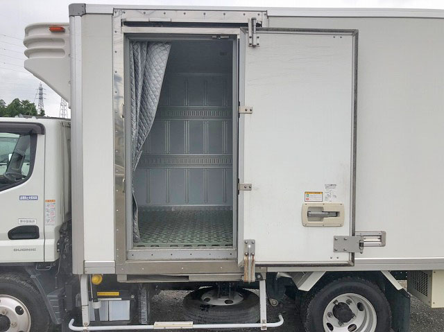 三菱ふそうキャンター冷凍車（冷蔵車）小型（2t・3t）[写真06]