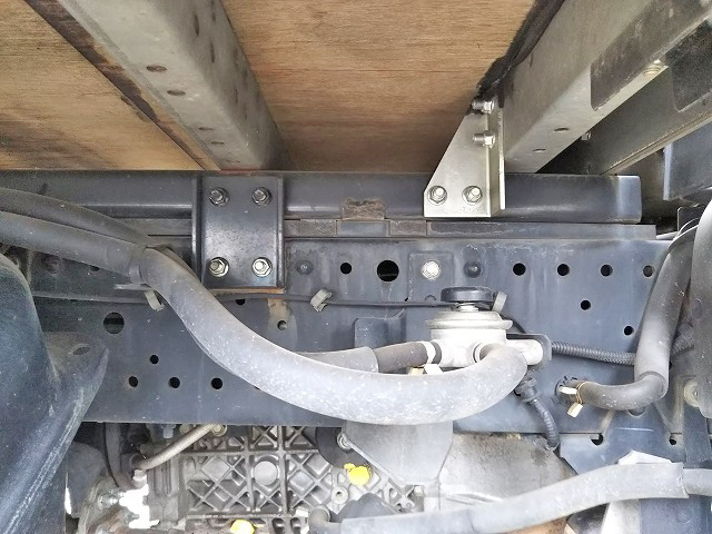 いすゞエルフアルミバン小型（2t・3t）[写真17]