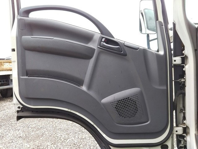 いすゞエルフアルミバン小型（2t・3t）[写真26]