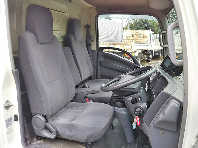 いすゞエルフアルミバン小型（2t・3t）[写真28]