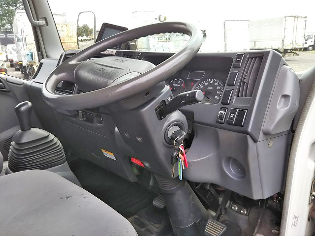 いすゞエルフアルミバン小型（2t・3t）[写真29]