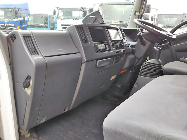 いすゞエルフアルミバン小型（2t・3t）[写真31]