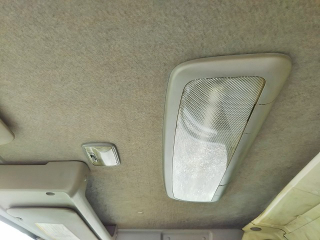 いすゞエルフアルミバン小型（2t・3t）[写真32]