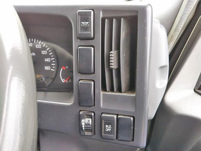 いすゞエルフアルミバン小型（2t・3t）[写真35]