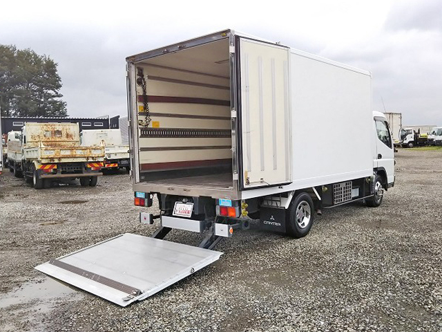 三菱ふそうキャンター冷凍車（冷蔵車）小型（2t・3t）[写真02]