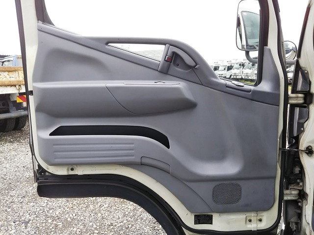 三菱ふそうキャンター冷凍車（冷蔵車）小型（2t・3t）[写真26]