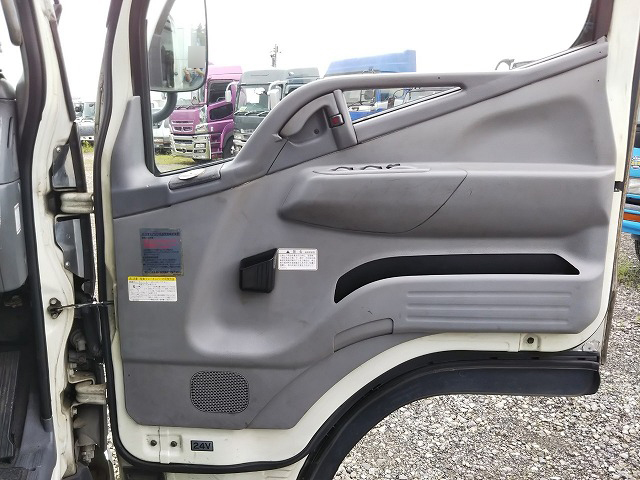 三菱ふそうキャンター冷凍車（冷蔵車）小型（2t・3t）[写真27]