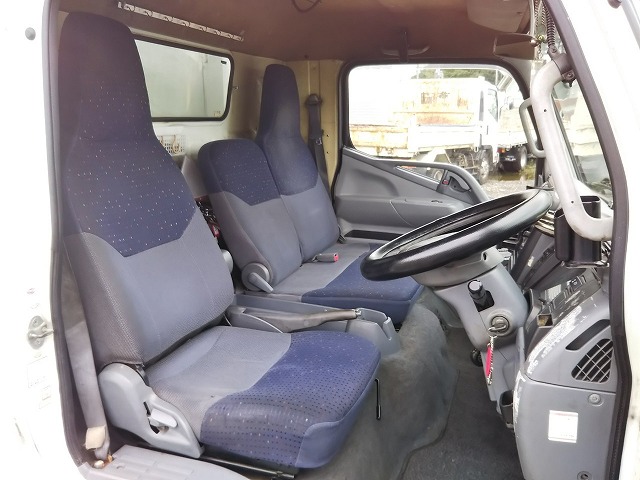 三菱ふそうキャンター冷凍車（冷蔵車）小型（2t・3t）[写真28]