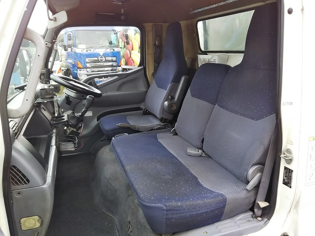 三菱ふそうキャンター冷凍車（冷蔵車）小型（2t・3t）[写真30]