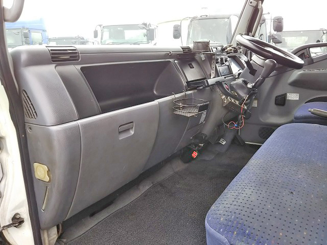 三菱ふそうキャンター冷凍車（冷蔵車）小型（2t・3t）[写真31]