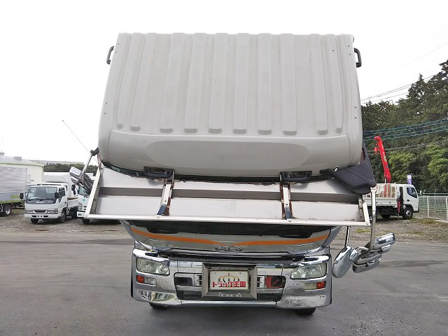 UDトラックスクオンダンプ大型（10t）[写真10]