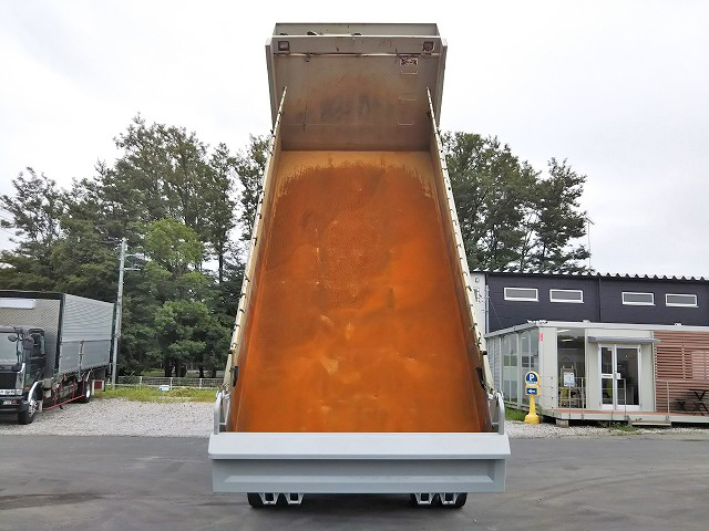 UDトラックスクオンダンプ大型（10t）[写真12]