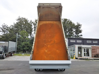 UDトラックスクオンダンプ大型（10t）[写真12]