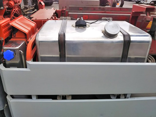 UDトラックスクオンダンプ大型（10t）[写真16]