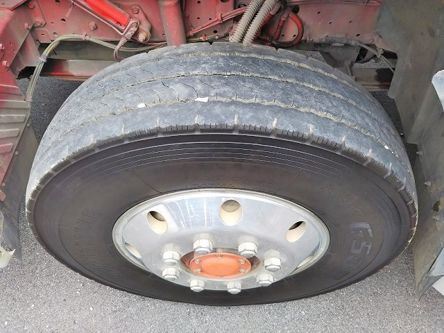 UDトラックスクオンダンプ大型（10t）[写真18]