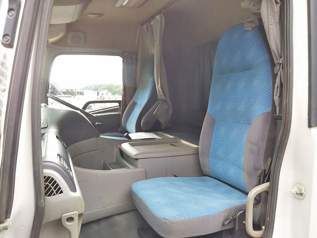 UDトラックスクオンダンプ大型（10t）[写真29]