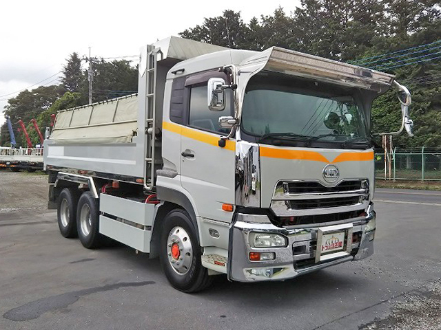 UDトラックスクオンダンプ大型（10t）[写真03]
