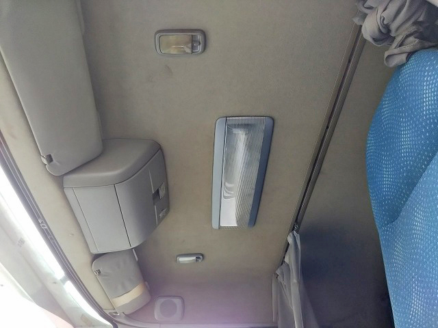 UDトラックスクオンダンプ大型（10t）[写真32]