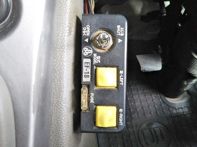 UDトラックスクオンダンプ大型（10t）[写真34]