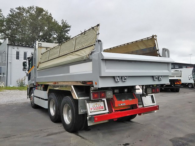 UDトラックスクオンダンプ大型（10t）[写真04]