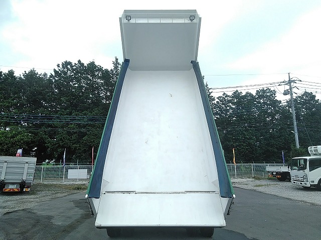 UDトラックスクオンダンプ大型（10t）[写真12]