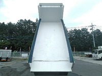 UDトラックスクオンダンプ大型（10t）[写真12]