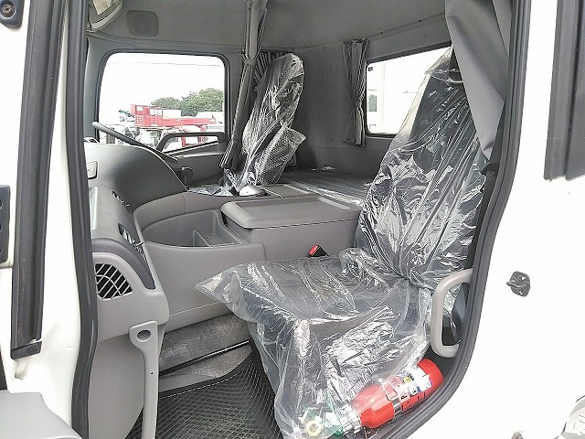 UDトラックスクオンダンプ大型（10t）[写真32]